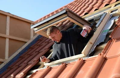 Pose de fenêtres de toit Velux au Roc